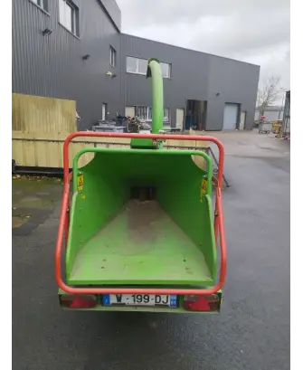 Broyeur de branches occasion de location ARBORIST 130 - 495 H - 12000€